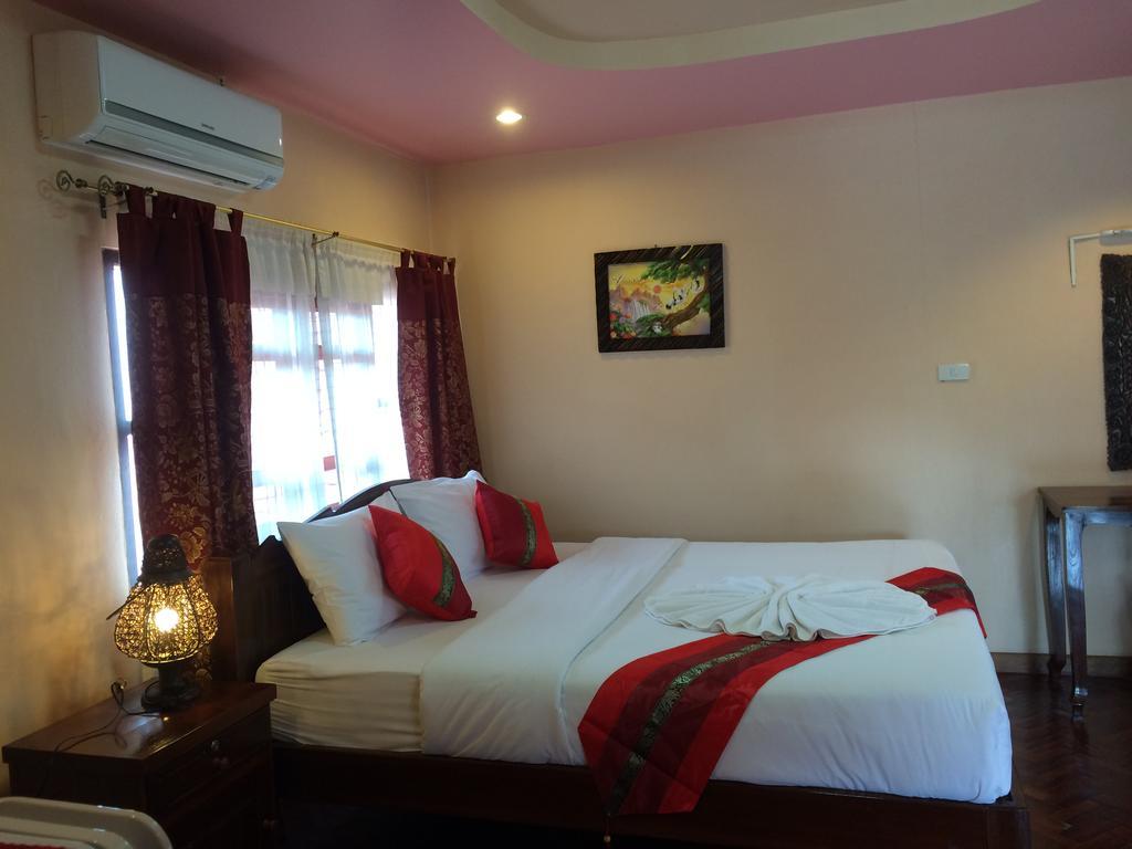 Chok-Wasana Guest House Mae Sariang Exteriér fotografie